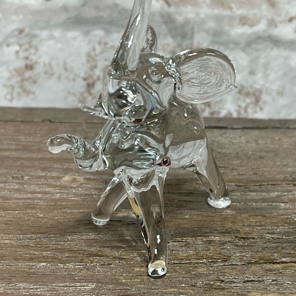 Glass Elephant Figurine Vintage Clear Glass Made In Taiwan 1970s Piece Detailed - Picture 4 of 8